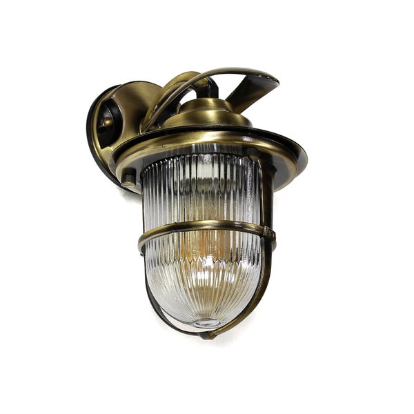 Wandleuchte mit geriffeltem Glas