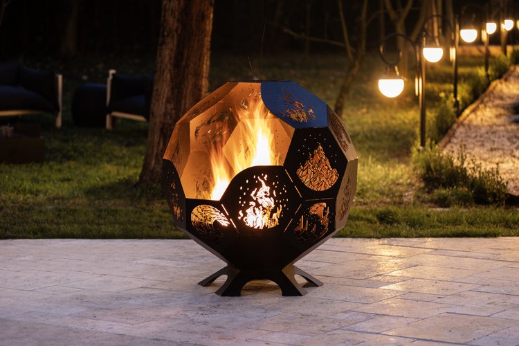 The Favilla LUNA Feuerstelle Schwarz – Design Feuerschale aus Stahl, pulverbeschichtet – 100x100x110 cm – moderne Feuerstelle für Garten & Terrasse – inkl. Abdeckhaube – 75 kg – kein Aufbau nötig