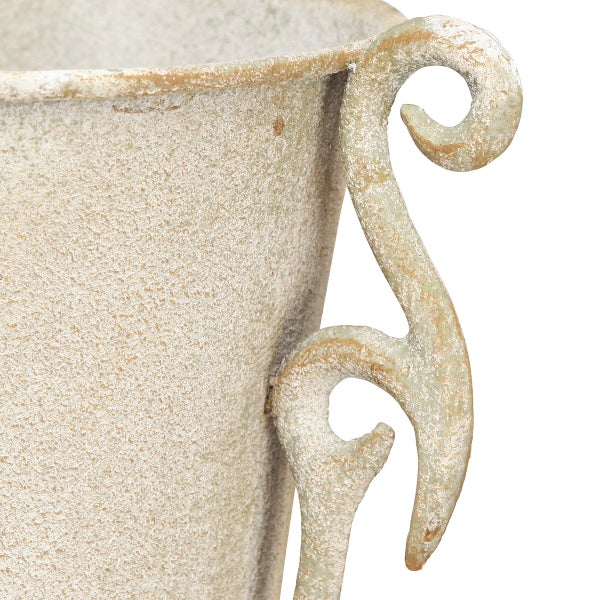 Detailaufnahme eines Pflanzgefäßes mit dekorativem Griff