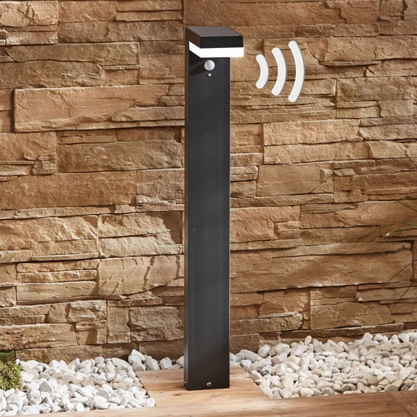 Lindby LED Solarleuchten Chioma mit Bewegungsmelder (spritzwassergeschützt (Modern) in Alu aus Edelstahl (1 flammig, ) - Solarlampe Solarleuchte Garten