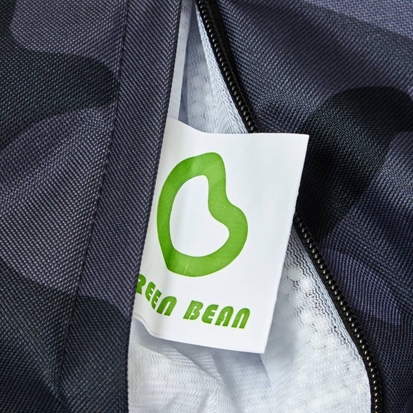 Sitzsack Bezug mit eingenähtem Green Bean Logo Etikett und Reißverschluss