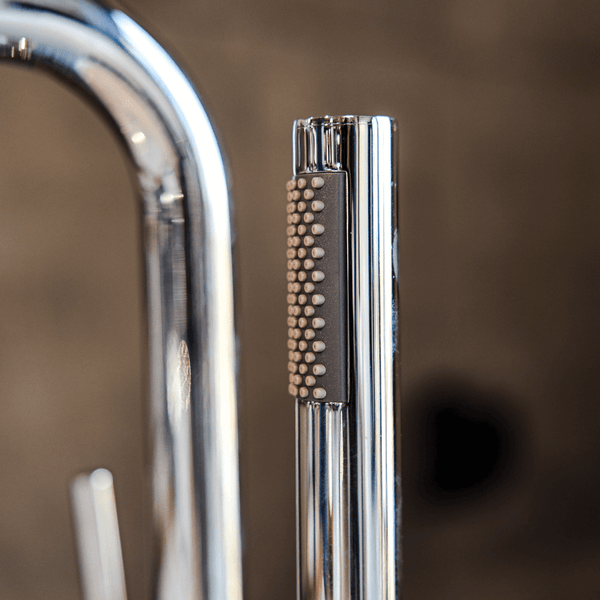 EcoRain Freistehende Wannenarmatur mit Handbrause Charles 110 CM - Messing & Keramikscheiben - 30% Wassersparend - Universeller Anschluss - Korrosionsbeständig - Chrom