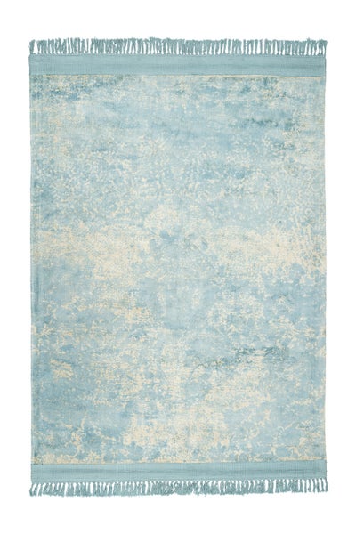 Rechteckiger Teppich im Vintage-Design mit Fransen an den Enden, verwaschenes Muster in Hellblau und Cremeweiß.