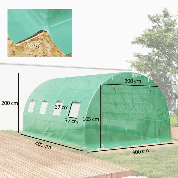 Folientunnel Gewächshaus mit Maßen 400 mal 300 mal 200 Zentimeter, Fenstern und Erdstreifen.