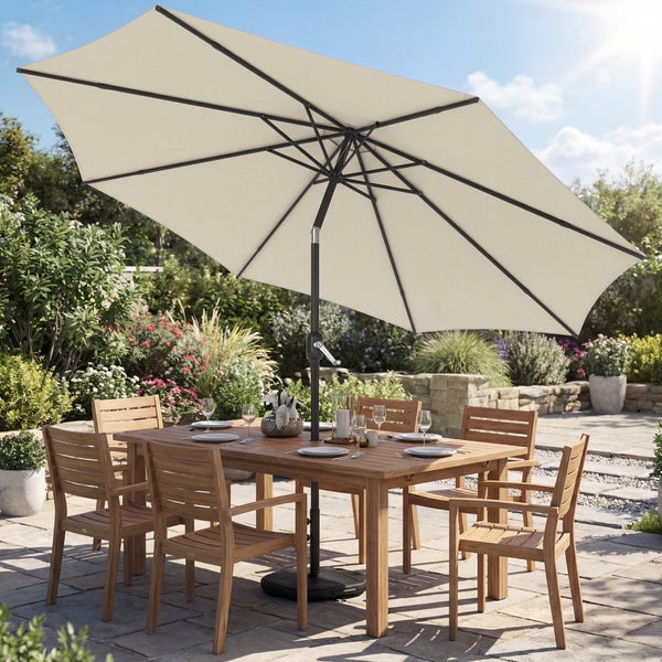 Sonnenschirm beige, Durchmesser 295 Zentimeter, Höhe 242 Zentimeter, Mast 38 Millimeter, Standfuß 55 Zentimeter, geeignet für 4 oder 6 Personen.