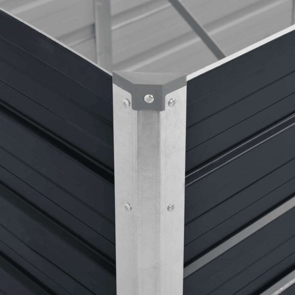 Detailansicht der Eckverbindung eines Metall-Hochbeets mit Kunststoffkappe und Schrauben.