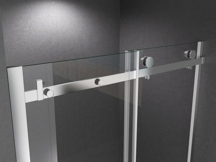 Glas-Schiebetür für Duschen mit Metallschiene und runden Rollenbeschlägen.