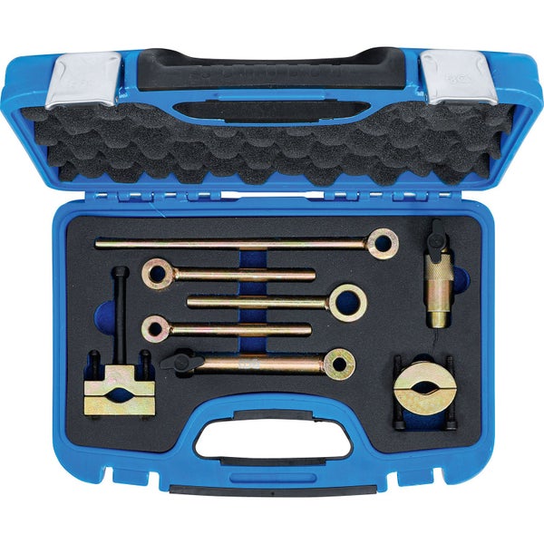 Werkzeugsatz für die Autoreparatur in blauem Werkzeugkasten