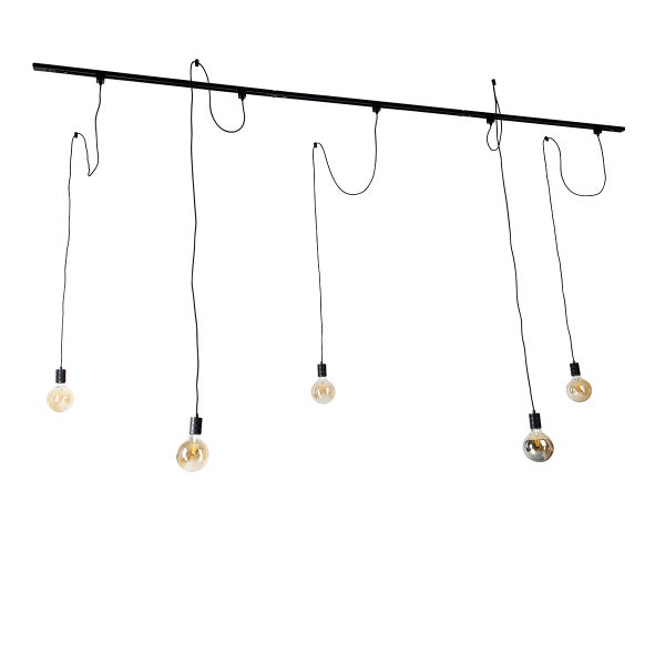 Schwarzes Schienensystem mit fünf hängenden Lampenfassungen und LED Filament Leuchtmitteln für eine flexible Beleuchtung.