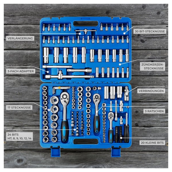 Blauer Werkzeugkoffer mit Steckschlüsseln, Bits, Adaptern, Verlängerungen und Ratschen