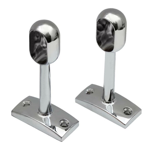 Zwei verchromte Mittelträger für ovale Schrankrohre mit rechteckiger Bodenplatte und zwei Bohrlöchern.