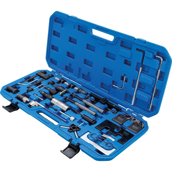 Werkzeugsatz für Motoren in einem blauen Werkzeugkoffer