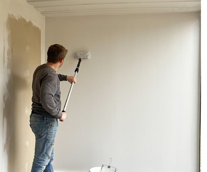 Kolorat Tiefgrund – Grundierung Wand Spezielle Grundierung für Wandflächen im Innen- und Außenbereich, reguliert die Saugfähigkeit der Oberfläche, verfestigt den Untergrund für den nachfolgenden Anstrich mit Wandfarbe, auf Basis von feinteiligem Reinacryl