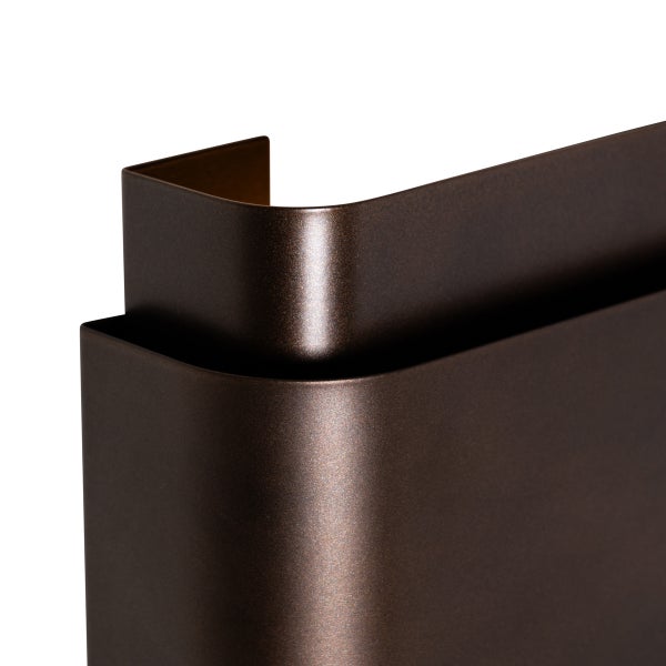 Detailaufnahme eines braunen Heizkörpers