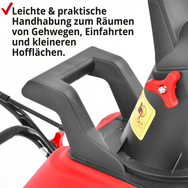 Detailaufnahme eines Schneeräumgeräts mit Griff