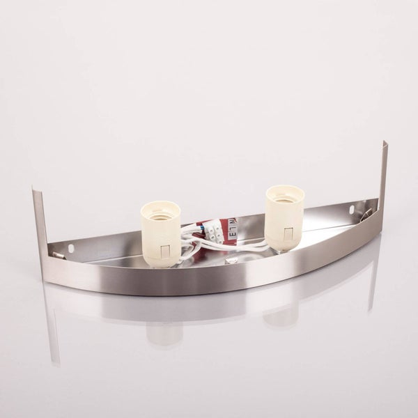 Halbrunde Lampenhalterung aus gebürstetem Metall mit zwei Fassungen und sichtbarer Verkabelung.