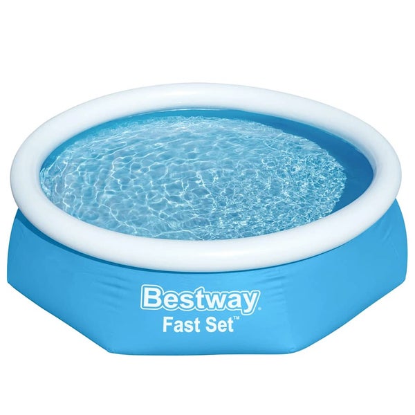 Blauer runder Bestway Fast Set Pool mit weißem aufblasbarem Ring, befüllt mit Wasser.
