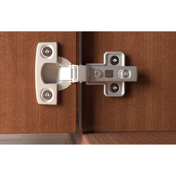 Sockelleiste mit Schrauben