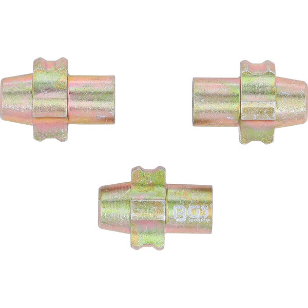 Drei Bördeladapter aus Metall für Bremsleitungen von BGS technic.