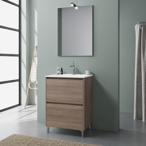 Modernes Badezimmer mit Waschtischunterschrank, Spiegel und Handtuchhalter