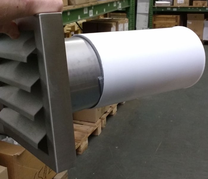 Wandrosette mit Lamellengitter und Lüftungsrohr aus Metall für Abluftsysteme