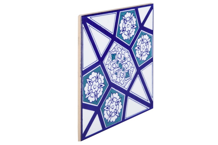 Dekorative Fliese mit geometrischem und floralem Muster