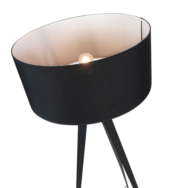 Stehlampe mit schwarzem Lampenschirm und Lampenfuss