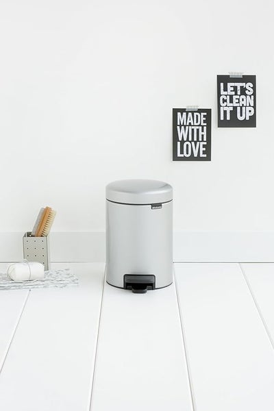 Brabantia Klassischer Tretmülleimer Mit Soft Verschluss 3 Liter HxBxT 26,4 x 16,8 x 23,5 cm Metall Metallik Grau