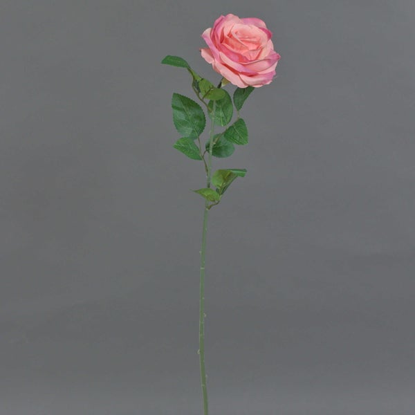 Künstliche Rose mit rosafarbener Blüte und grünem Stiel mit Blättern.