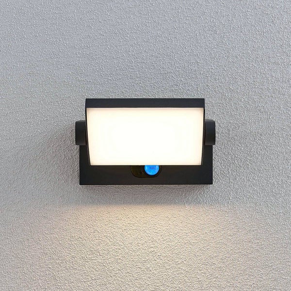 Lindby LED Solarleuchte außen Sherin mit Bewegungsmelder (spritzwassergeschützt (Modern) in Schwarz aus Aluminium (1 flammig, ) - Solar-Wandleuchten Wandlampe für Outdoor & Garten