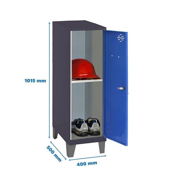 Metall-Garderobenschrank mit einer offenen blauen Tür, inklusive rotem Schutzhelm und Schuhen