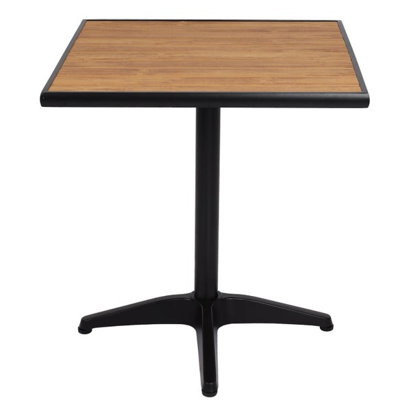 Quadratischer Tisch mit Holzplatte und schwarzem Metallfuß