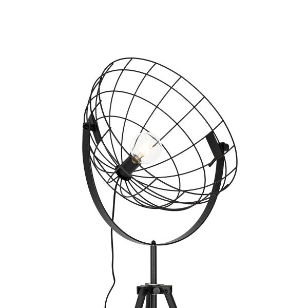 Stehlampe mit einem Lampenschirm aus Draht und einem Stativ