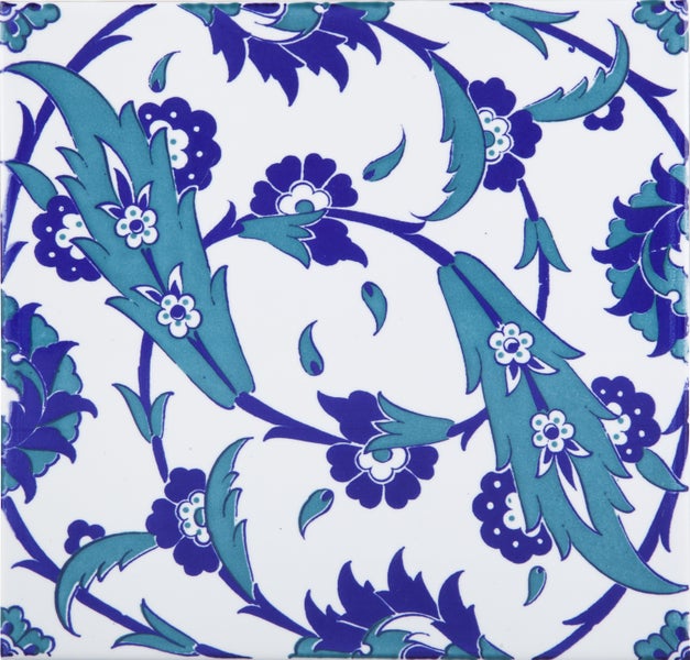 Dekorative Fliese mit floralem Muster