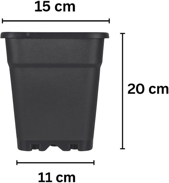 Schwarzer quadratischer Pflanztopf mit Maßen: oben 15 Zentimeter, unten 11 Zentimeter und Höhe 20 Zentimeter.