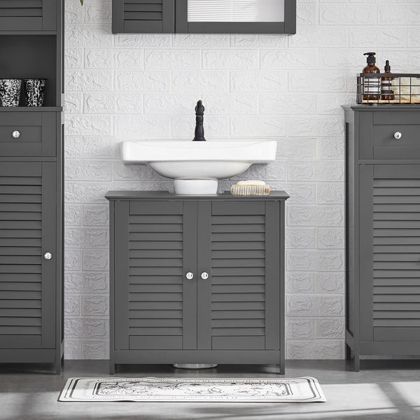 Badezimmer mit Waschbeckenunterschrank, Spiegelschrank und Hochschrank in Grau