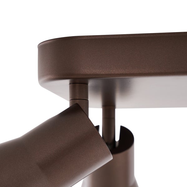 Detailansicht einer Deckenleuchte mit Spots