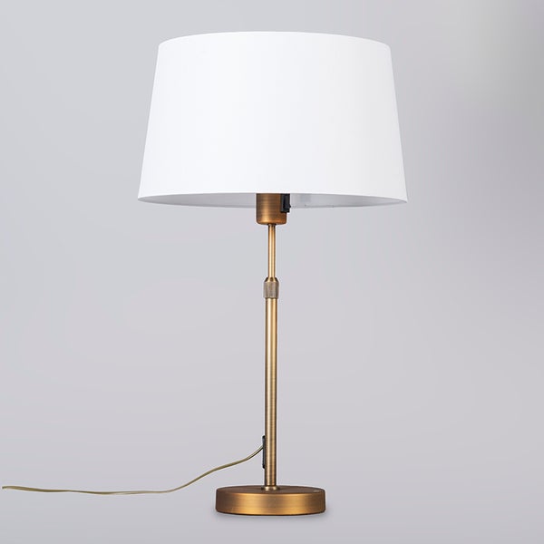 Tischleuchte mit Lampenschirm