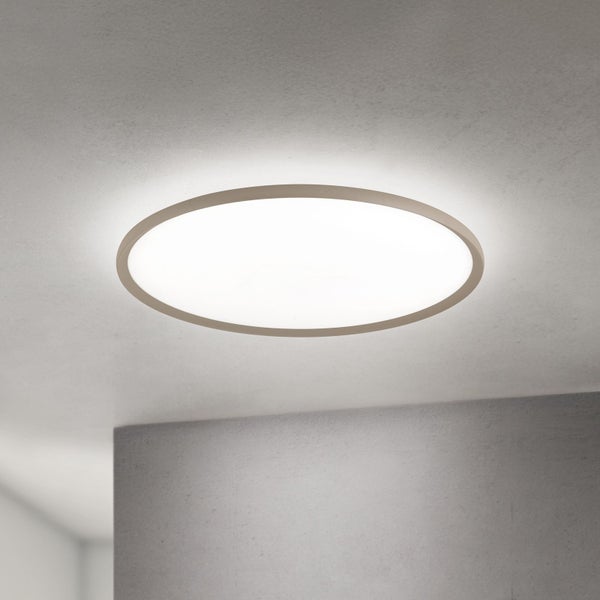 Runde Deckenleuchte im eingeschalteten Zustand