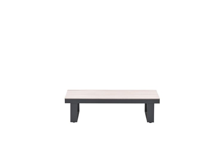 Rechteckiger Gartentisch mit Tischplatte in Holzoptik und dunklem Metallgestell.