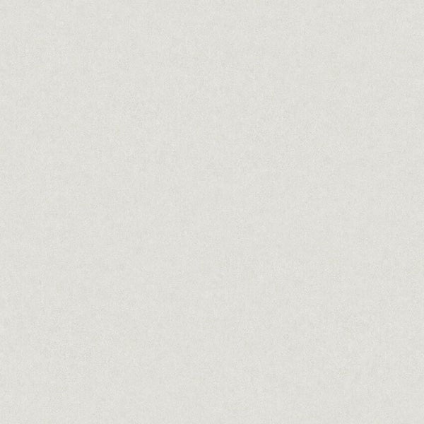 Nahaufnahme einer rosafarbenen Storchschnabelblüte mit grünem Laub