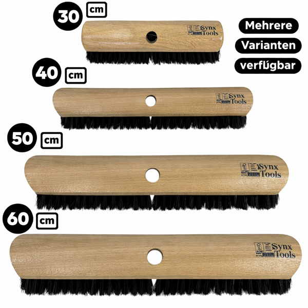 Verschiedene Größen von Synx Tools Flächenstreichern mit Holzgriff und Borsten von 30 cm bis 60 cm verfügbar.