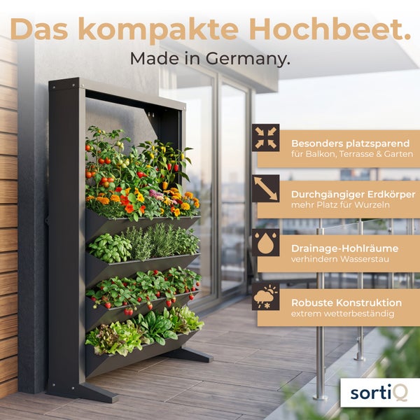 Kompaktes vertikales Hochbeet aus Metall für Balkon und Terrasse mit vier Pflanzebenen und SortiQ Logo