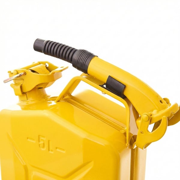 Gelber 5 Liter Metall-Kraftstoffkanister mit flexiblem Ausgießer.