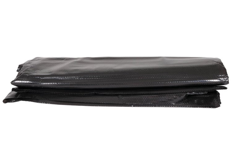 Stapel aus schwarzer Teichfolie