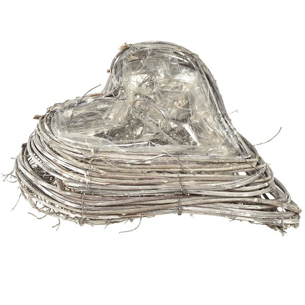 Dekoratives Herz aus Zweigen mit Folie