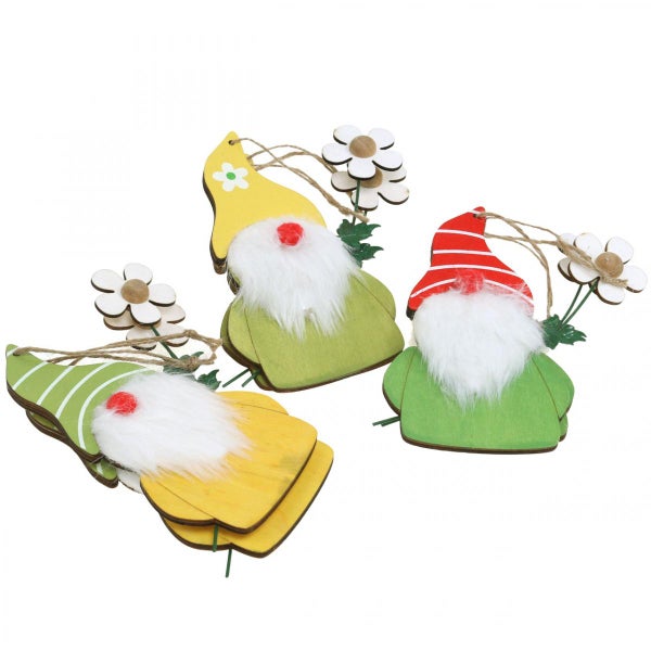 Drei Holzornamente in Form von Gartenzwergen mit Blumen