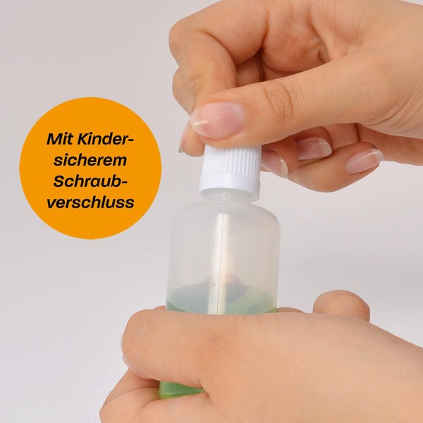 Kunststoffflasche mit kindersicherem Schraubverschluss.