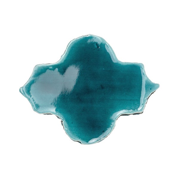 Einzelne ornamentale Wandfliese mit glänzender Glasur in marokkanischer Form