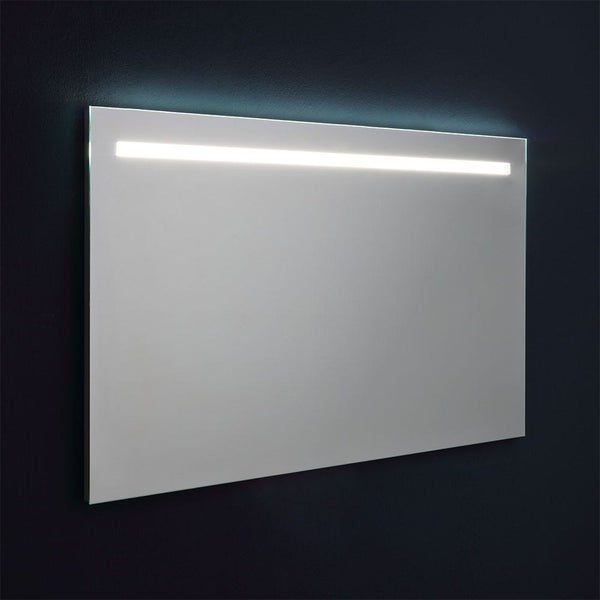 Rechteckiger Badspiegel mit integrierter LED-Beleuchtung oben.